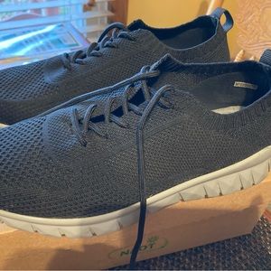 Naot women walking shoes